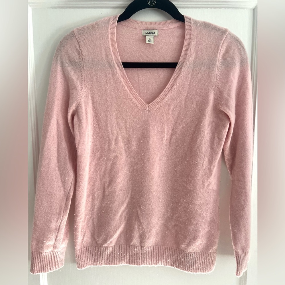 L.L. Bean 100% Cashmere Women's Light Pink V-Neck Sweater, Small Petite